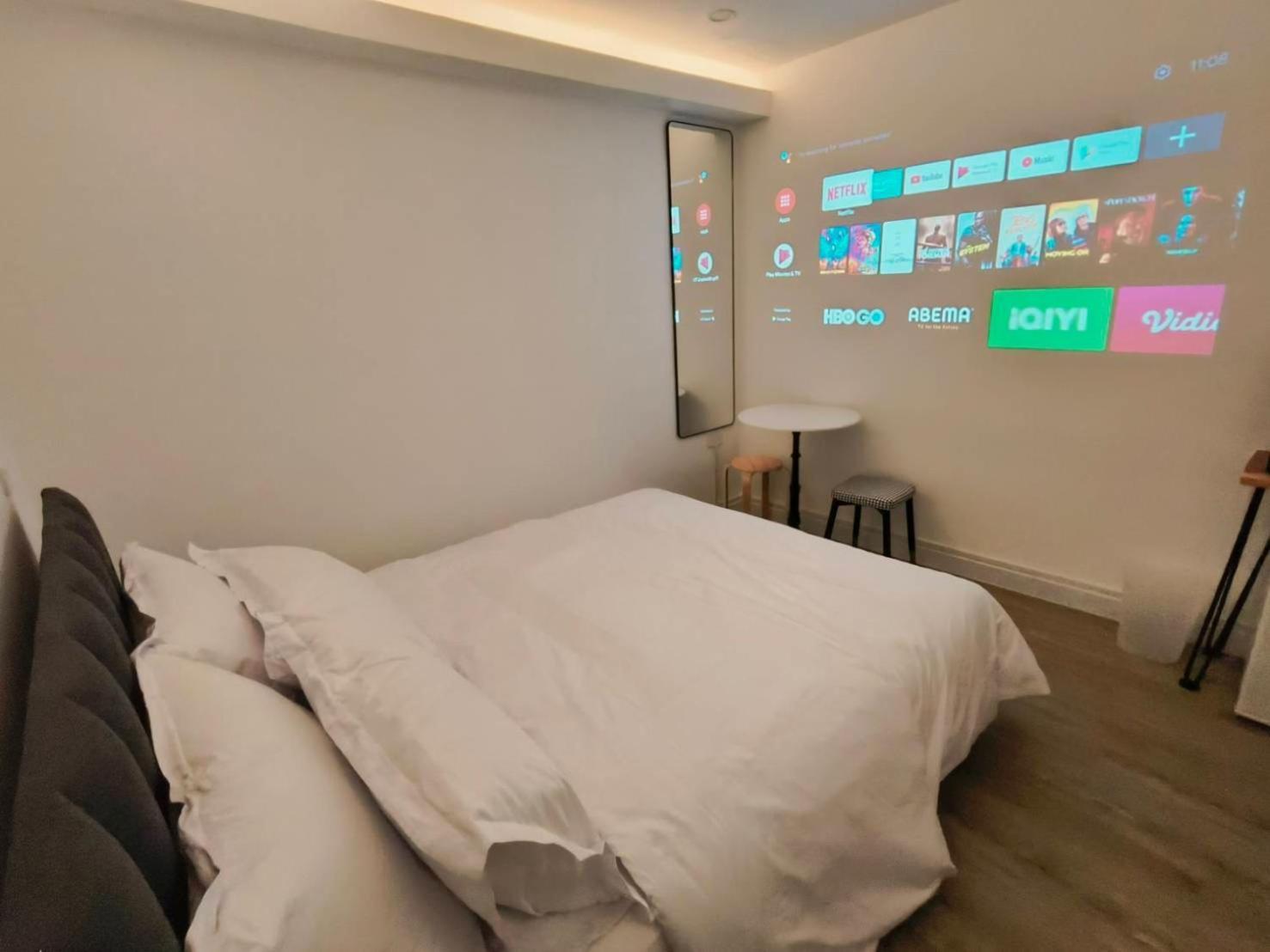 The White Den Sukhumvit 44 Hostel กรุงเทพมหานคร ภายนอก รูปภาพ